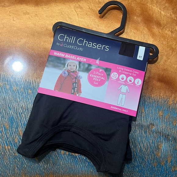NWT Cuddl Duds Base layers Chill Chasers black size 5T top and bottom - Picture 1 of 6